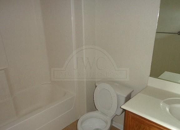3rd image of 1905 Charleston Ct APT A