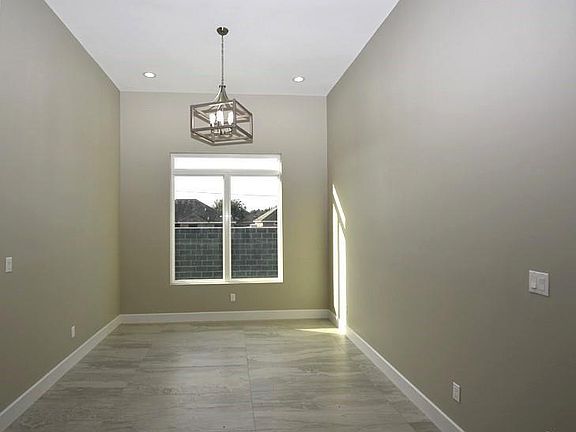 5th image of 5104 W Burberry St