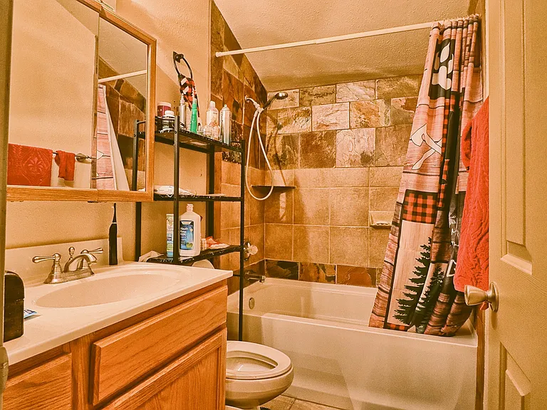 2429 Ellsworth Ave — Photo 4