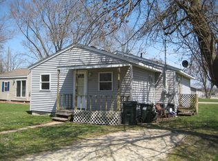 1010 Griswold Ave, Sterling, IL 61081