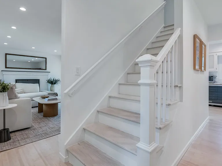 10 Barsdis Ln — Photo 13