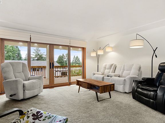 Living Room>