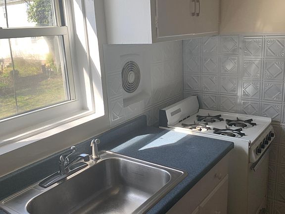 Kitchen Window (View D)