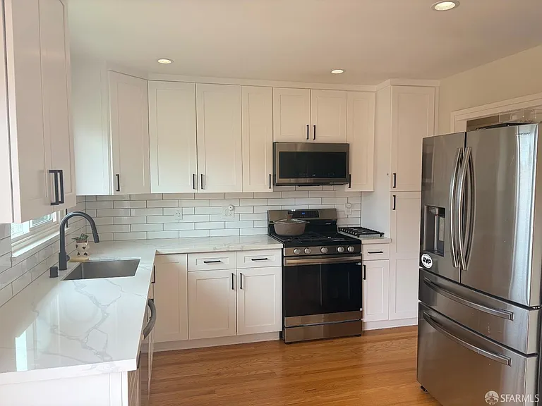 2555 Sherwood Dr — Photo 6