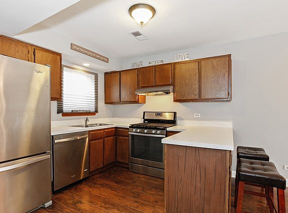 4th image of 5327 Newport Dr