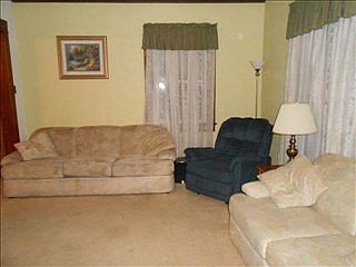 3rd image of 215 Grant St