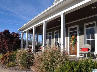 12 Arielle Cir, Guntersville, AL 35976