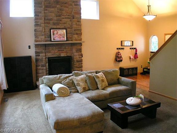 4th image of 5215 Hanover Dr