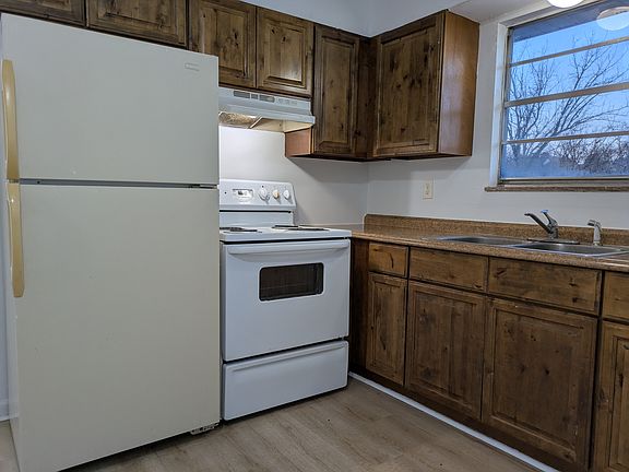 2nd image of 1810-1826 Monroe Ave #26