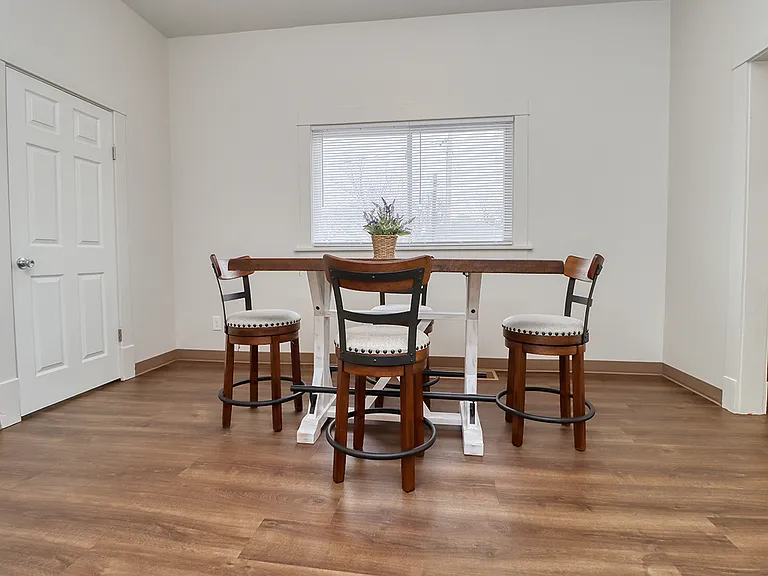 120 W G St — Photo 7