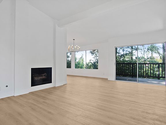 2nd image of 8 Aspen Way