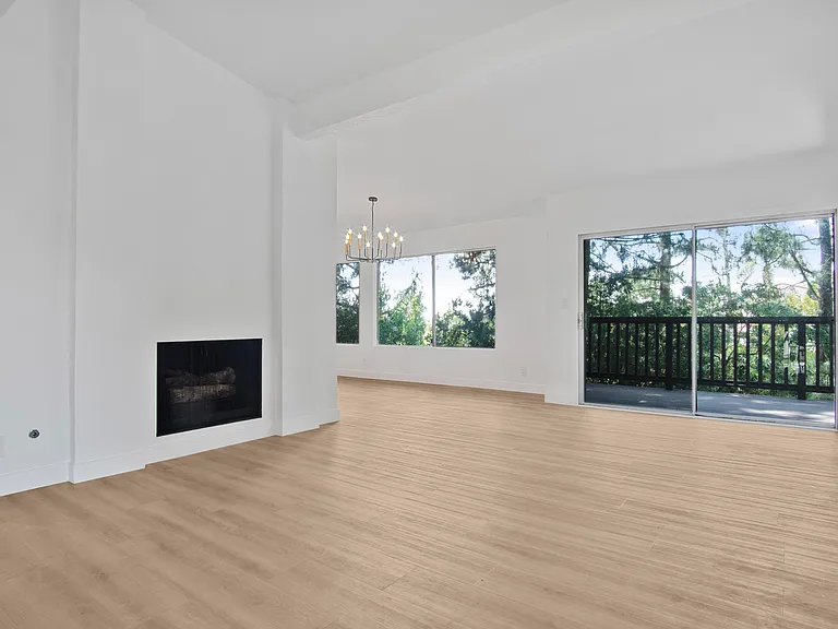 8 Aspen Way — Photo 2