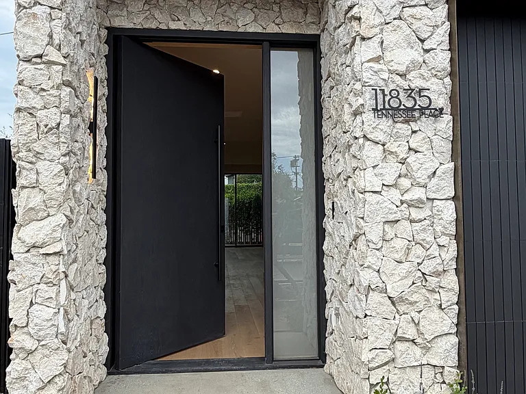 11835 Tennessee Pl — Photo 2