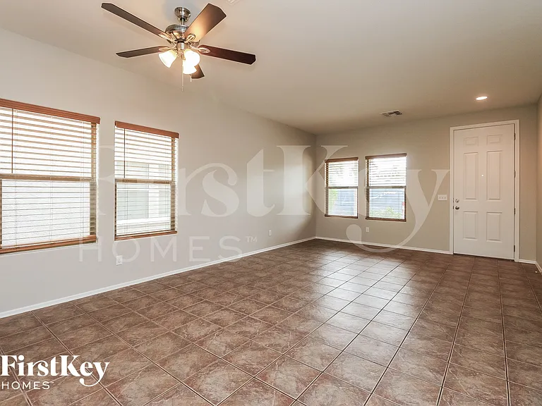 888 E Desert Rose Trl — Photo 4