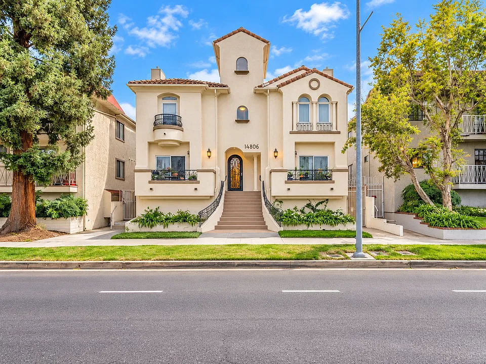 14806 Burbank Blvd #5