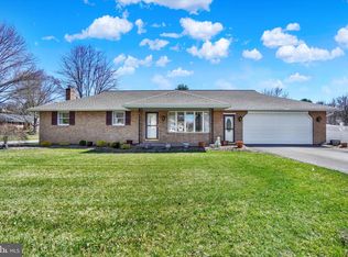 34 Eagleton Dr, Jacobus, PA 17407