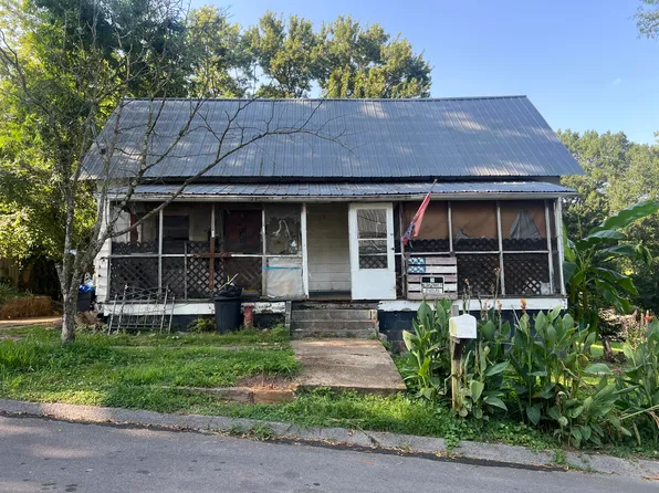 59 10th St, Trion, GA 30753