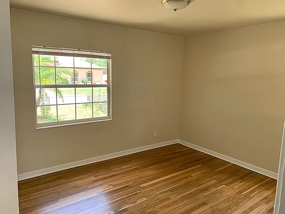 3rd image of 2130 24th Ave N