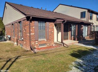 39303 Heatherheath Dr, Clinton Township, MI 48038