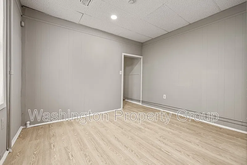 1 bed, 1.0 bath, 870 sqft, $1,290 — Photo 3