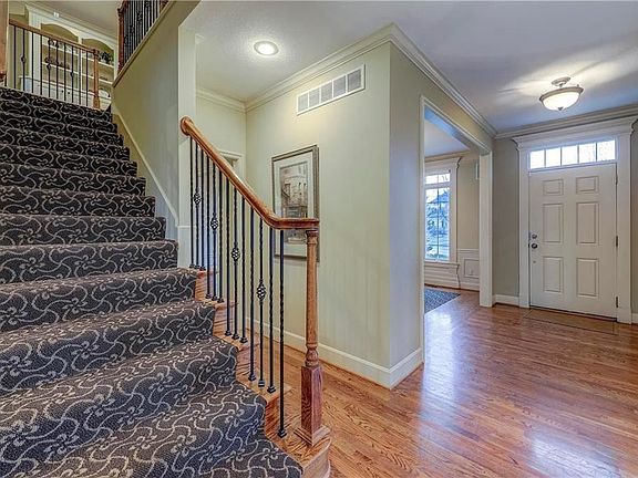 3rd image of 5427 W 164th Pl