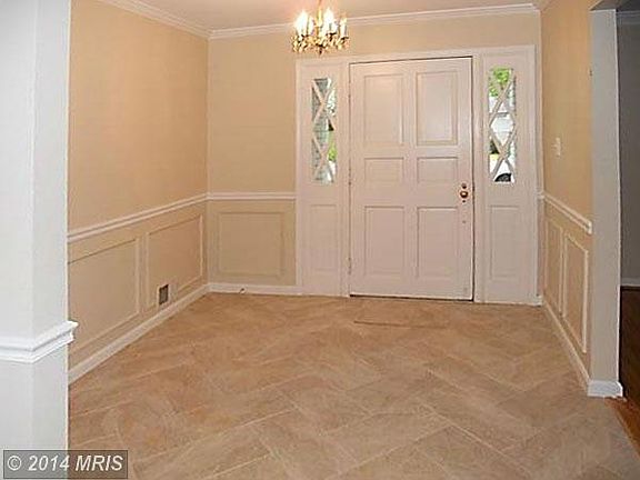 2nd image of 8917 Lynnhurst Dr
