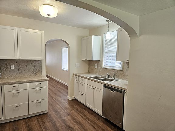 5th image of 1133 N Hayes Ave