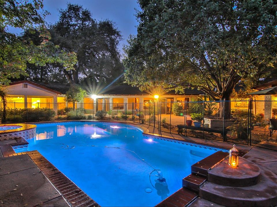 2nd image of 2774 Lacy Ln