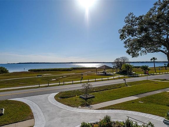 4th image of 506 Shore Dr W