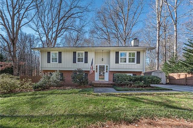 1st image of 552 Kirby Ln