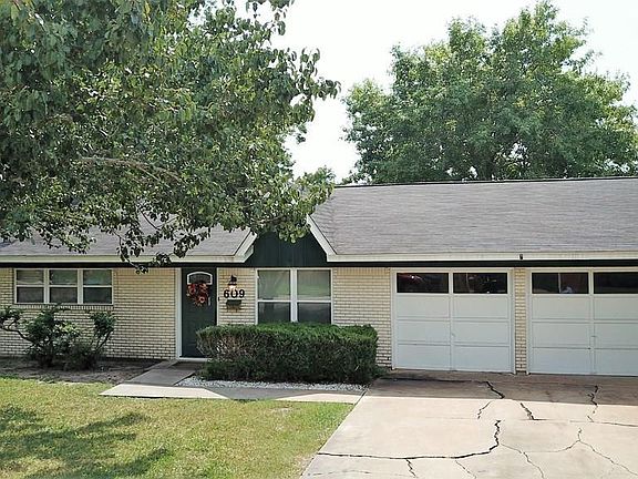 2nd image of 609 Willowick Dr