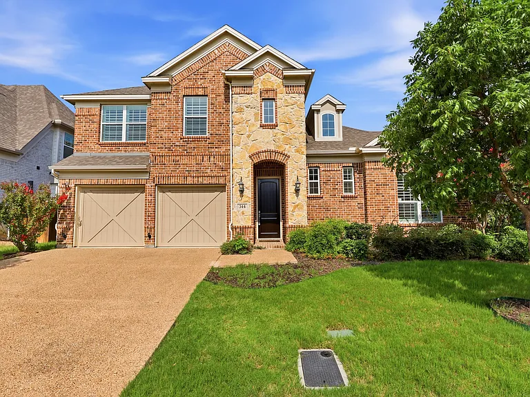 344 Birchwood Way — Photo 1