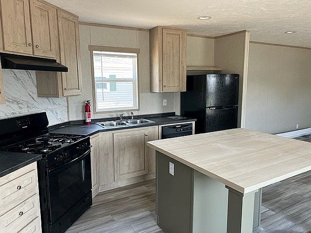 1st image of 6034 Laguna Dr