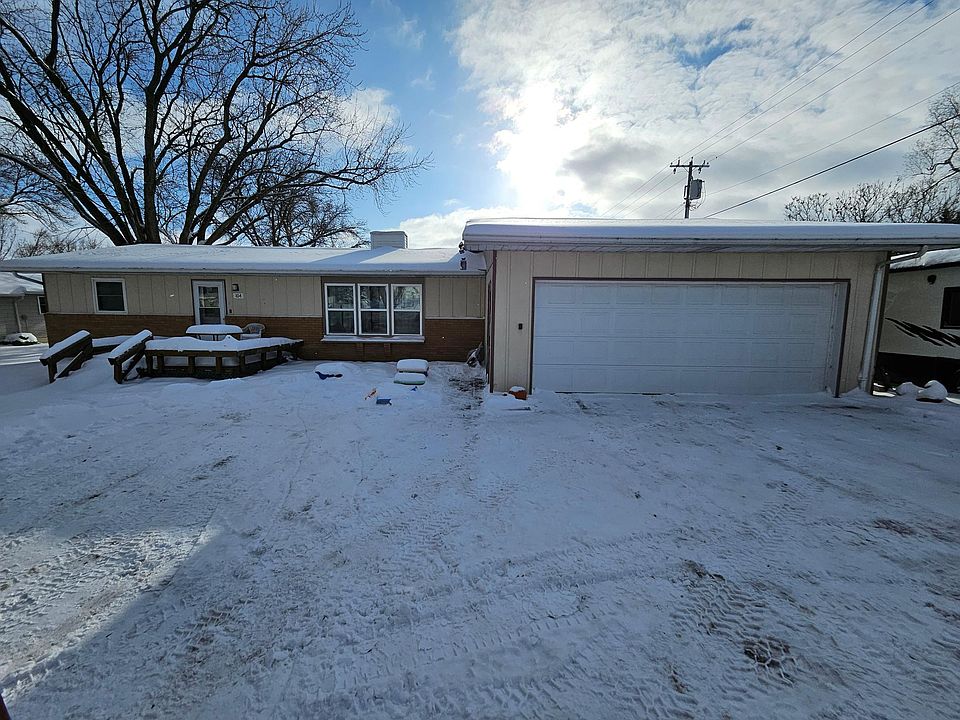 1st image of 104 Woodland Ave E