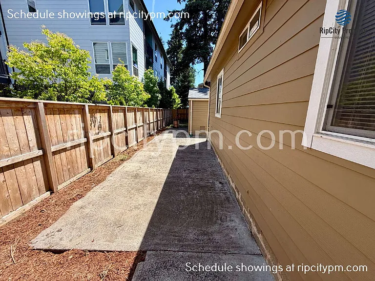 17500 E Burnside St — Photo 20