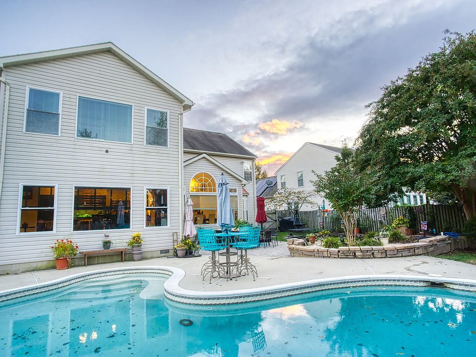 1st image of 456 Creeks End Ln