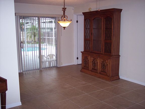 5th image of 1262 Westover St