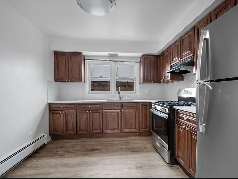 6645 N California Ave #303 — Photo 1