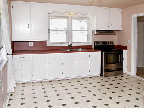 4th image of 321 W Jefferson St