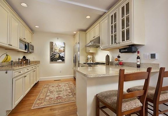 3rd image of 68 Franklin St #2