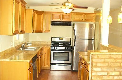 4th image of 4900 Sandalwood St