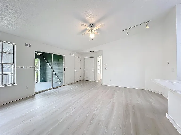 2225 Metropolitan Way #1225 — Photo 15