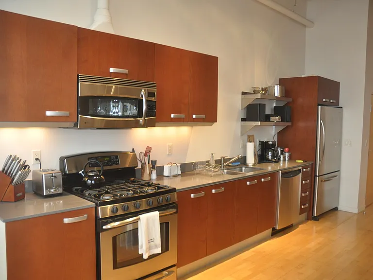 231 Robinson St #R-330 — Photo 11