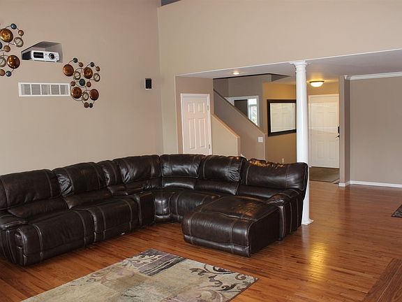 2nd image of 10520 Eagle Crossing Dr