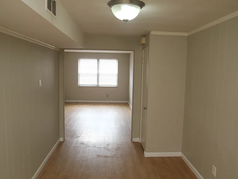 7574 Buckingham Dr #6 — Photo 4
