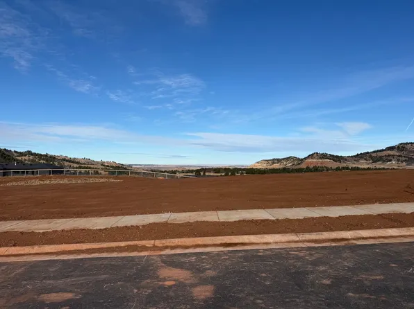 2752 SW Eetclover Cir, Spearfish, SD 57783