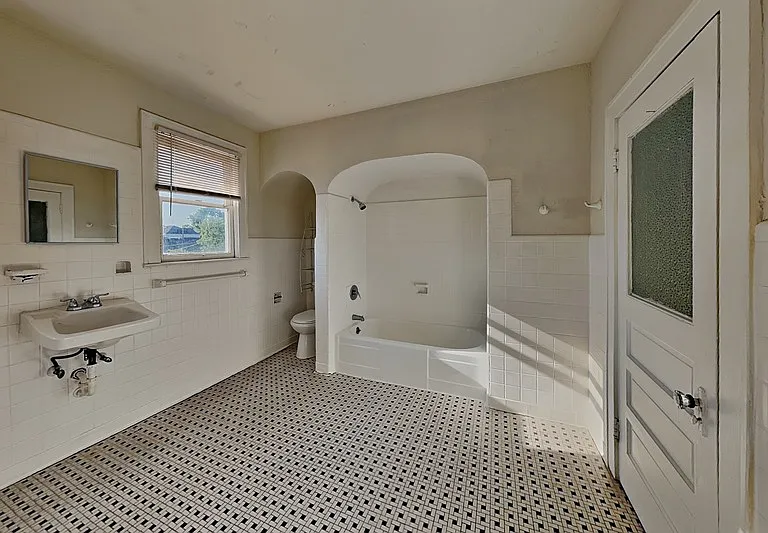 2904 W Chestnut St #3 — Photo 6