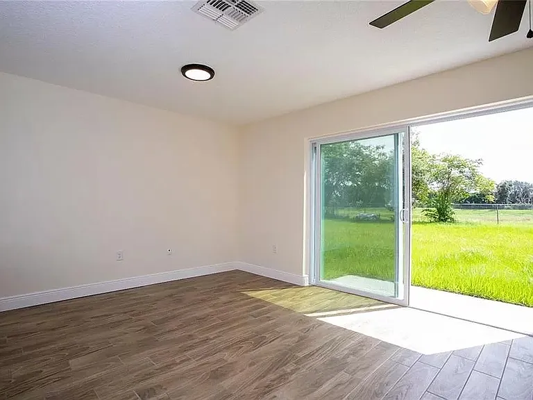 2637 Hunt Club Ln #1 — Photo 4