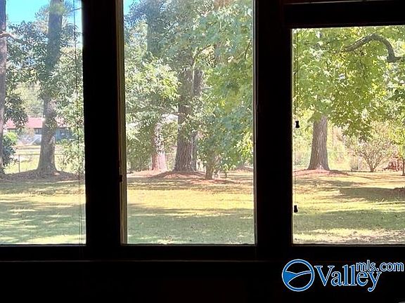 4th image of 1408 Brook Hollow Cir NW