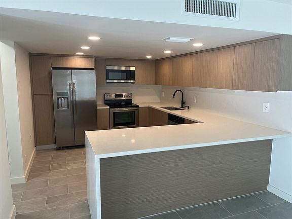5th image of 506 NW 98th Avenue